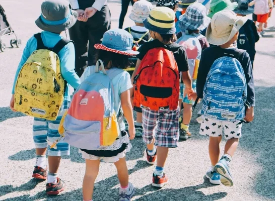 Kinderen op uitstap Kinderen op uitstap