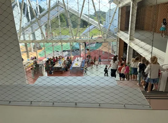 Het nieuwe schoolgebouw van Ak'cent in Akrenbos in Bever