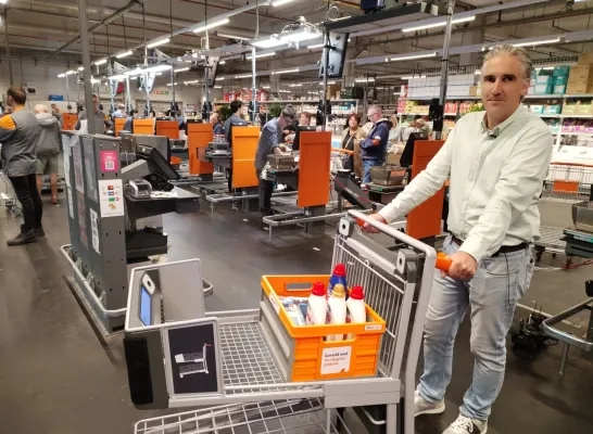 Colruyt-klanten kunnen in Halle shoppen met slimme winkelkar