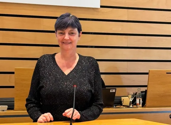 Ann De Bolle (Vlaams Belang) uit Ternat legt  eed af als nieuw provincieraadslid 