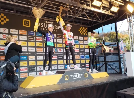 Michael Vanthourenhout wint Druivencross Michael Vanthourenhout wint Druivencross