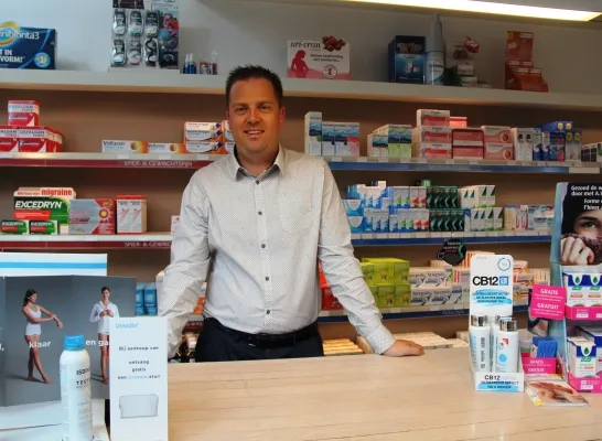 Maarten Mast in zijn apotheek