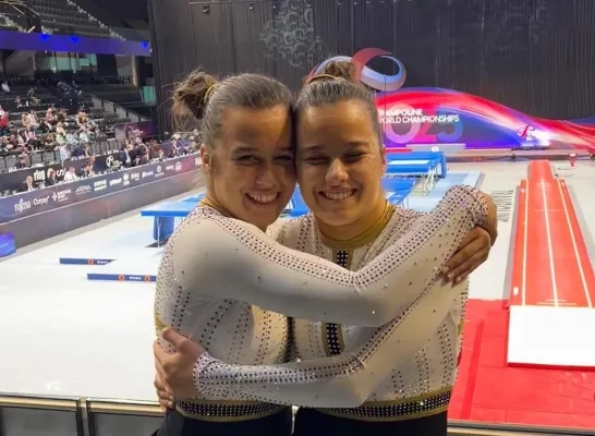 Tweelingszussen Fran en Marth schitteren op WK tumbling