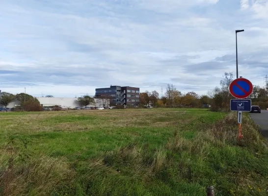 Stuk grond achter het station in Vilvoorde dat het verlengde wordt van de Salyxwijk