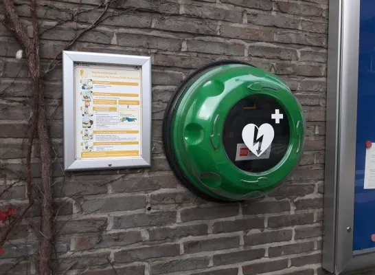 defibrillator_aed_merchtem.jpg