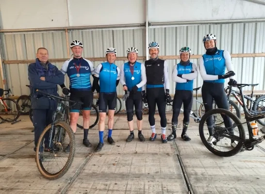 Team De Fietser organiseert cyclocross in Zellik tijdens Bomaco-Winterjumping