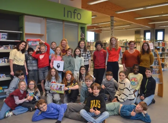 De Beerselse kindergemeenteraad in de (speelgoed-)bibliotheek