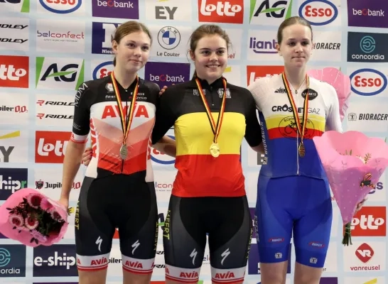 Maxine uit Opwijk pakt drie titels op BK baanwielrennen