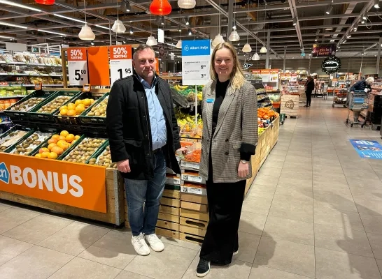 Gedeputeerde voor Vlaams karakter Gunther Coppens en HR-verantwoordelijke van Albert Heijn Stephanie De Ceulaer