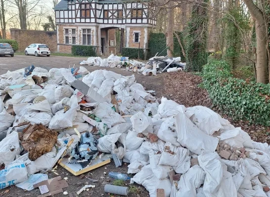 Sluikstort aan het Neromhof in Wolvertem