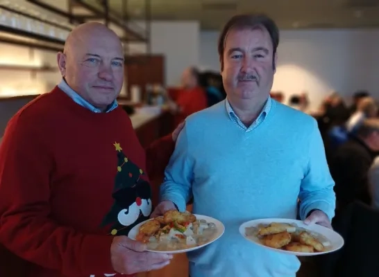 Jan Jodts van Delen is Vermenigvuldigen en een helper bij het evenement Samen aan Tafel