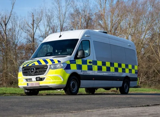 Het nieuwe politiebusje van de politiezone KLM