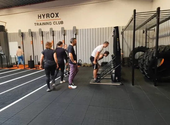 Sportievelingen doen aan hyrox