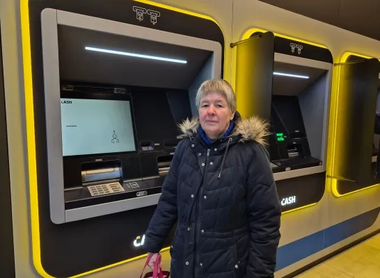 Het cashpunt in Merchtem slikte Hildes bankkaart in.
