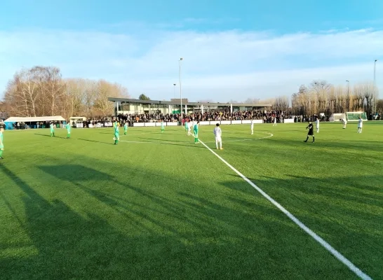 Heel wat mensen kwamen kijken naar de voetbalwedstrijd van Fenixx Beighum tegen Eendracht Aalst Lede