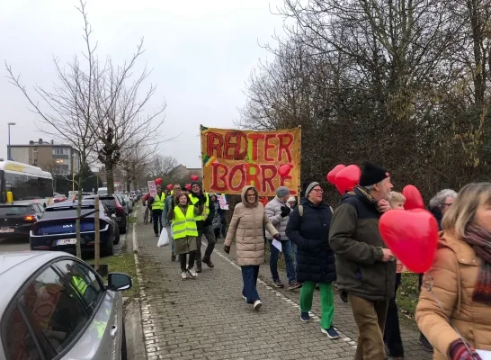 De portestmars van 'Red Ter Borre' trekt door de Grimbergse straten.