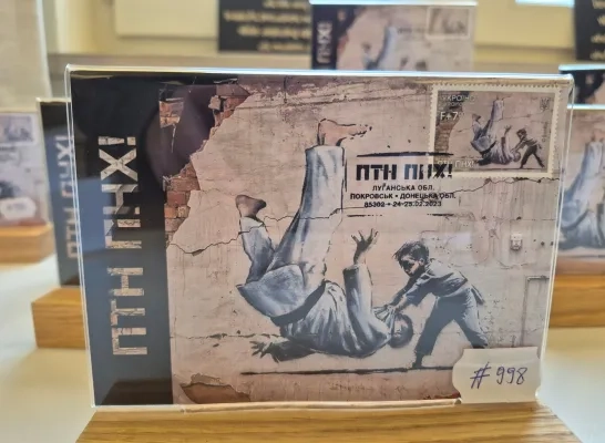 Eén van de werken van Banksy die in de Abdij van Grimbergen werd verkocht.