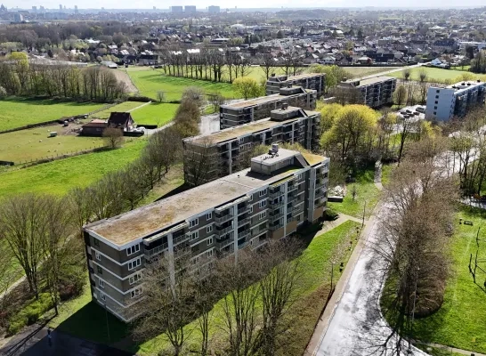 De vervallen woontorens van de Reinaertwijk
