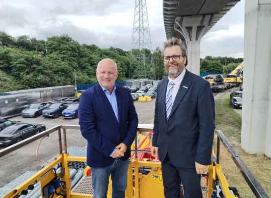 Minister van Mobiliteit Jean-Luc Crucke en CEO van Infrabel Benoît Gilson