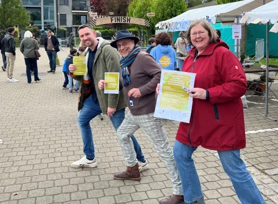 Schepenen De Wilde, Windelen en Olbrechts geven het startschot van de Grimbergse 10.000 Stappenclash