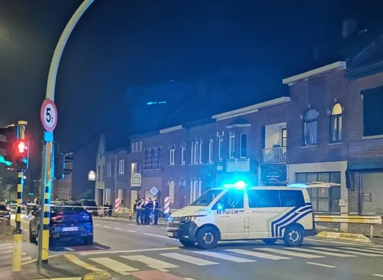 Hier aan het kruispunt van de Bergensesteenweg met Prinsenbos vond een schietpartij plaats Hier aan het kruispunt van de Bergensesteenweg met Prinsenbos vond een schietpartij plaats