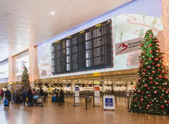 brusselsairport_christmas2019_departurehall.jpg