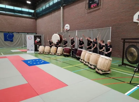 Muziek op het EK Random Attacks Muziek op het EK Random Attacks