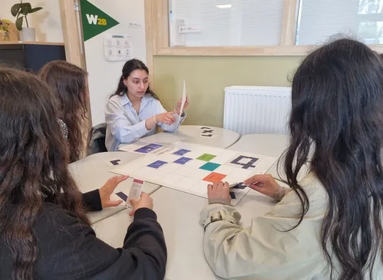 Leerlingen uit de derde graad spelen het Route Europa-spel