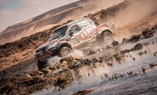 Toyota Hilux van Team Feryn Dakar in de Morocco Desert Challenge