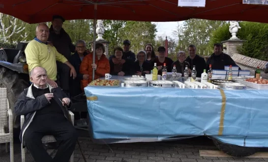 Pierre Debast (uiterst links, op de stoel) met naast hem Jack Pissens en Marc Vereertbrugghen