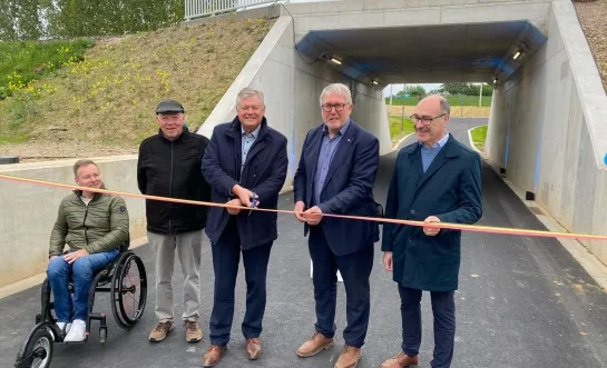 Nieuwe tunnel aan Mollemseweg in Asse al fietsend geopend