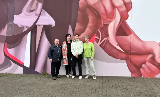 Muurschildering moet herinnering aan wereldkampioene wielrennen Nicolle Van den Broeck levend houden