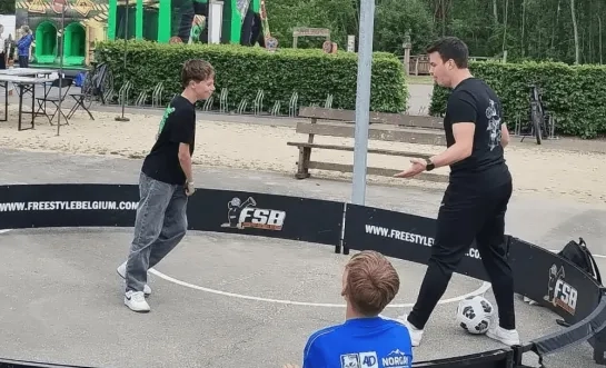 Skwat, de eerste buitenspeeldag voor tieners