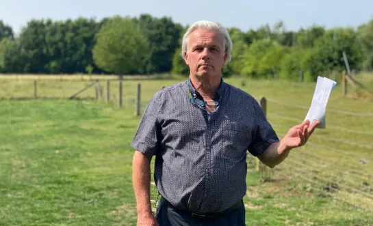 André ziet de mogelijke onteigening van zijn weilanden niet zitten