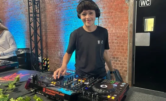 De 14-jarige dj Sebsky uit Dilbeek