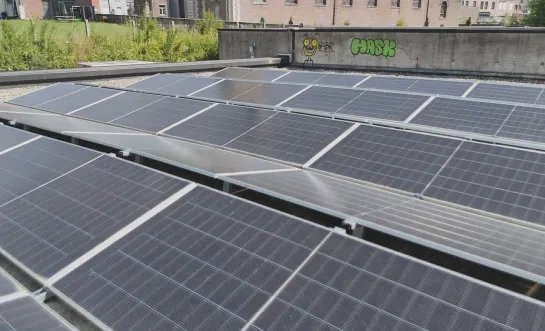 Zonnepanelen op GC Koetshuis