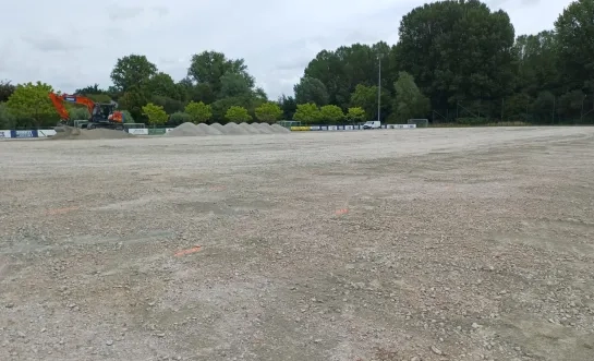 Aanleg kunstgrasveld KFC Meise