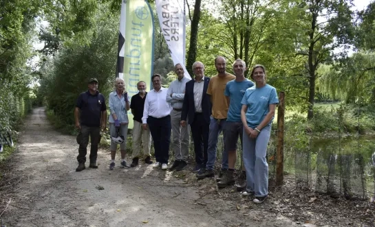 Verwaarloosde weekendvijver in Asse omgevormd tot groene parel