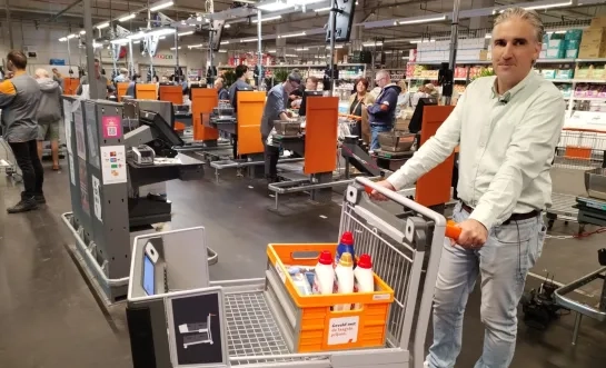 Colruyt-klanten kunnen in Halle shoppen met slimme winkelkar