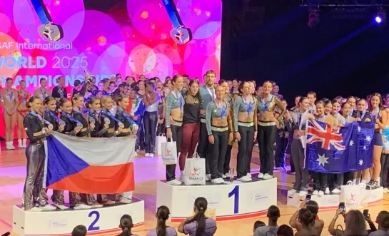 Aerobicsvereniging RheAxion uit Steenokkerzeel pakt twee gouden medailles op WK sport aerobics