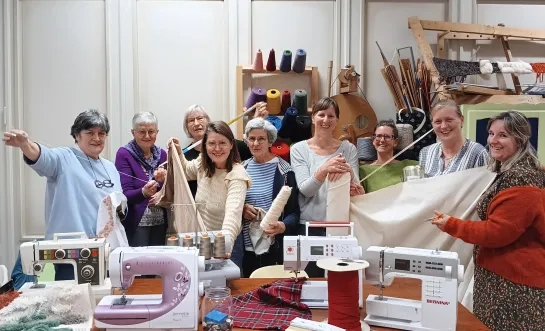 De naaisterren' van het Repair Café Opwijk De naaisterren' van het Repair Café Opwijk