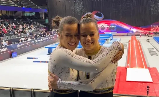 Tweelingszussen Fran en Marth schitteren op WK tumbling