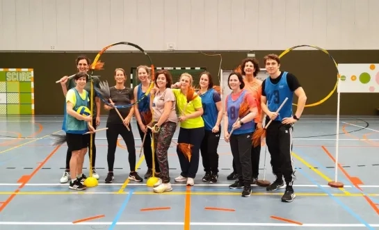 Multisportclub ReActief laat leden proeven van Harry Potter-sport zwerkbal