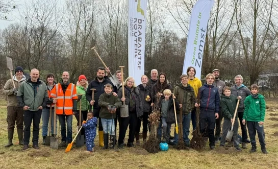Buurtbewoners werken mee aan nieuwe toegankelijke natuur aan Gulderij in Zemst: 