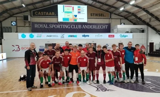 Sporters met en zonder beperking spelen samen in internationaal futsaltoernooi in Roosdaal