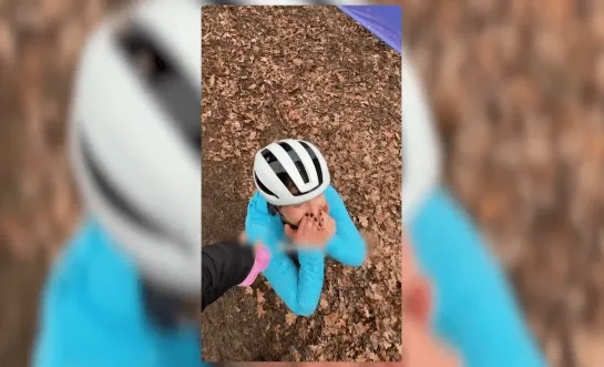 Influencer Stien Edlund moet even bekomen na de frisse duik