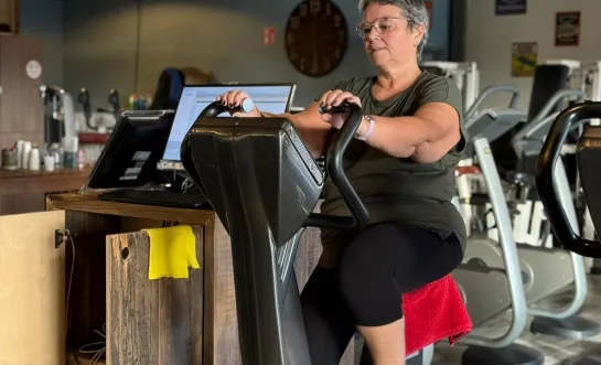 Sinds half december werkt Janique aan haar goede voornemens in de fitness