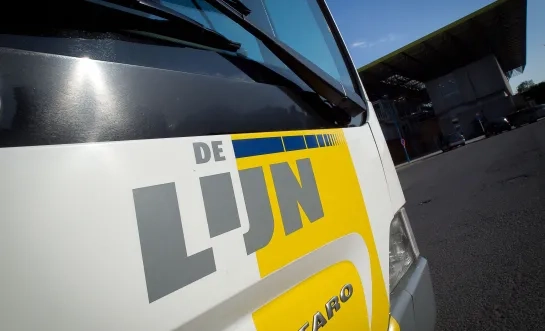 De Lijn verbreekt het contract met de busmaatschappij die zonder geldigde verzekering leerlingen vervoerde.