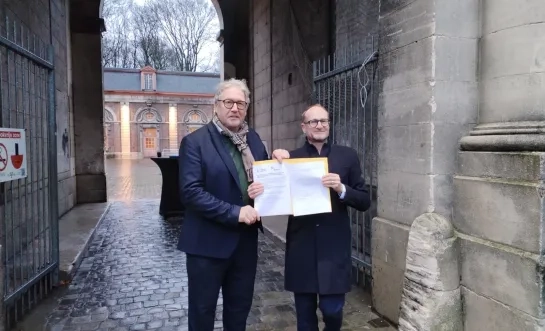 Gedeputeerde Bart Nevens en Vlaams minister Ben Weyts aan het Ruiterijcomplex in Vilvoorde