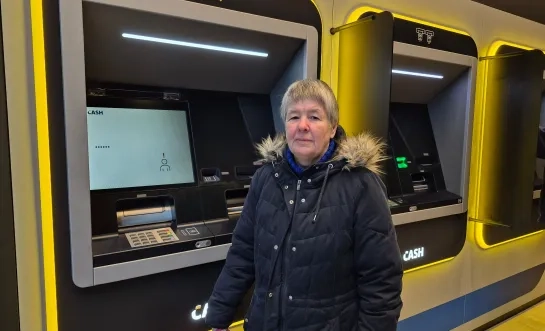 Het cashpunt in Merchtem slikte Hildes bankkaart in.